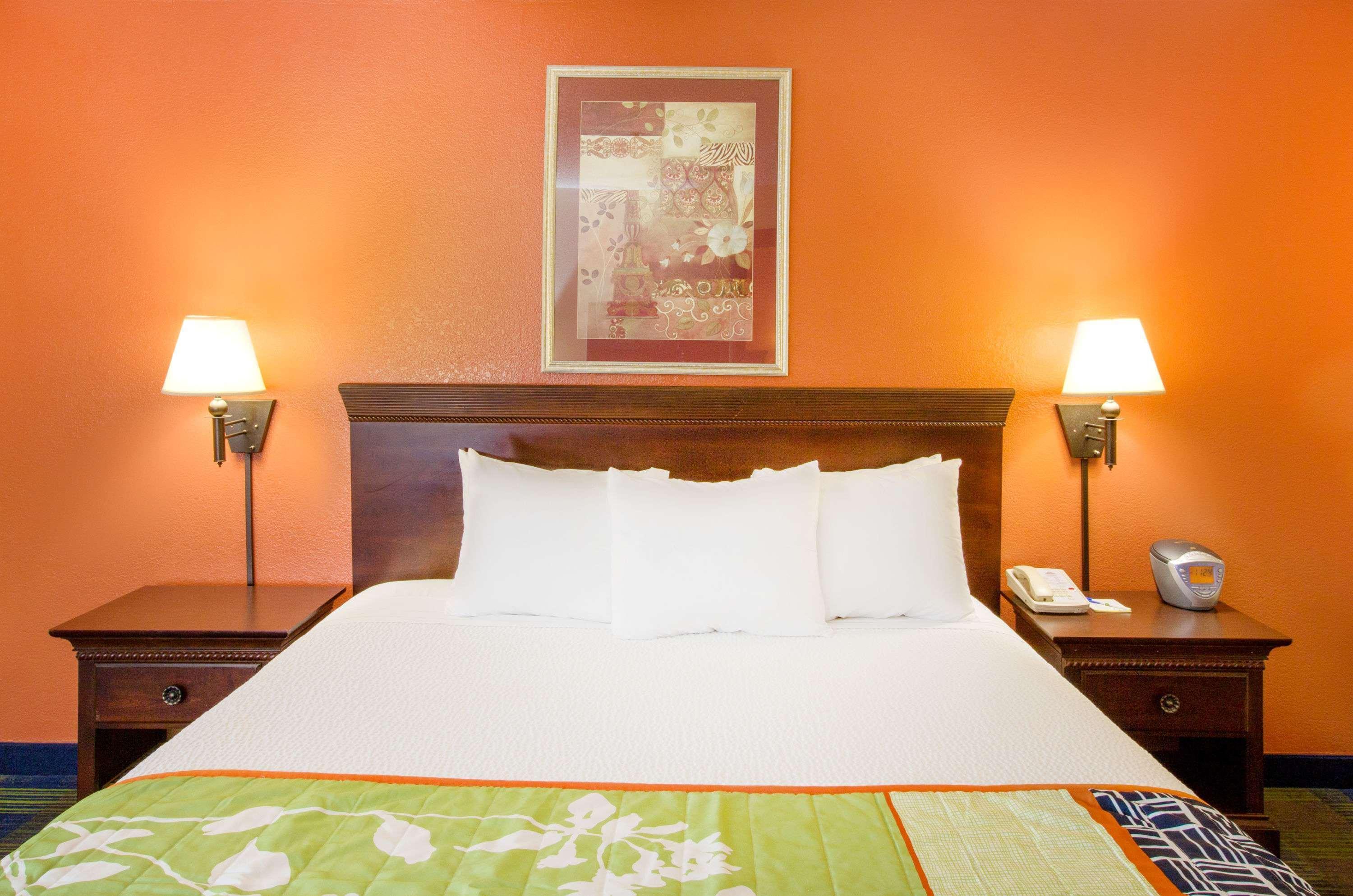 Days Inn By Wyndham Fremont Kültér fotó