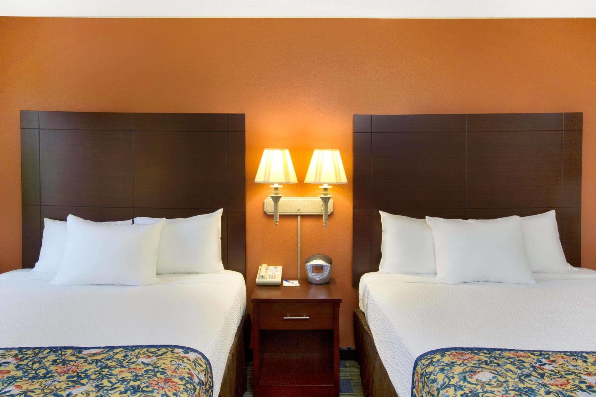 Days Inn By Wyndham Fremont Kültér fotó