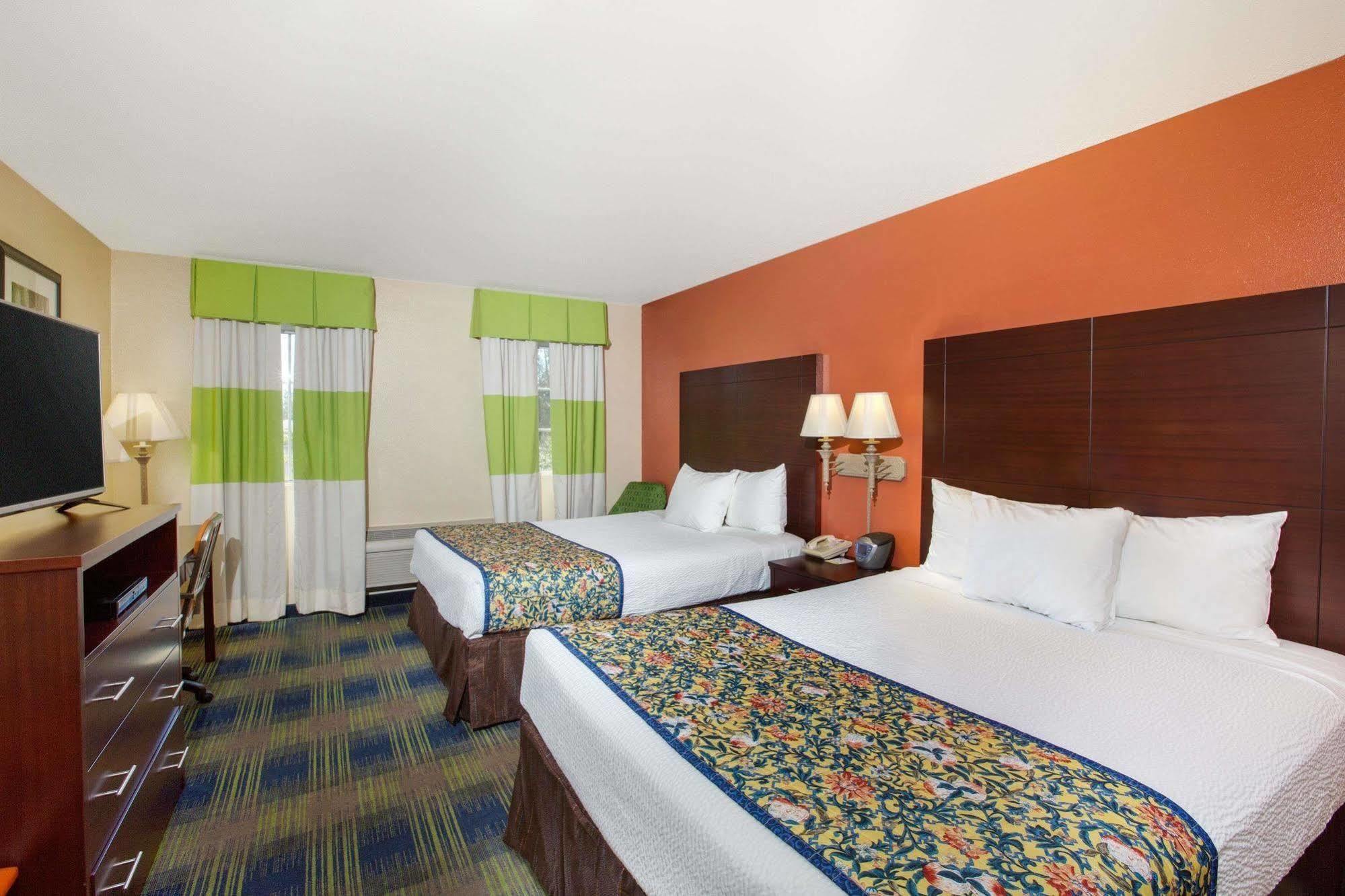 Days Inn By Wyndham Fremont Kültér fotó